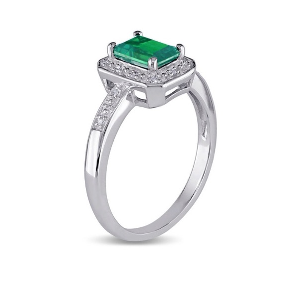 Emerald-Cut Lab-Created Ring in Sterling Silver 💍 - Picture 3 of 4